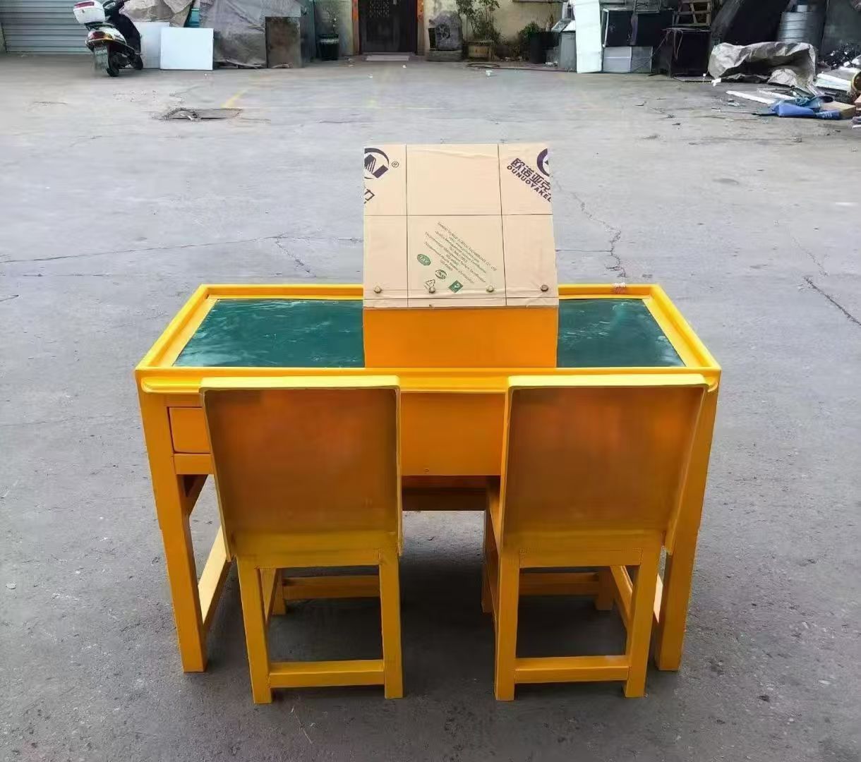 塔洋镇防静电导通桌井下煤矿火工品发放桌：危险品流转的安全守护者